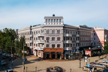 Дерево счастья для мамы смогут сделать 7 марта юные гости нижегородского универмага "Сормовские Зори"