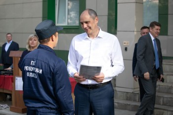 Губернатор Денис Паслер передал новую технику подразделениям противопожарной и аварийно-спасательной служб Оренбуржья