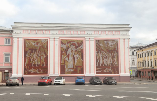 Реставрацию панно "Связь времён - прошлое и настоящее нижегородцев" завершили раньше намеченного срока
