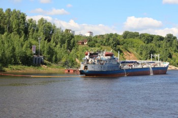 Нижегородский НПЗ ЛУКОЙЛа начал отгрузку нефтепродуктов водным транспортом