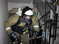 Пожарные спасли из жилого дома в Автозаводском районе 12 человек, в том числе 2-месячного ребенка

