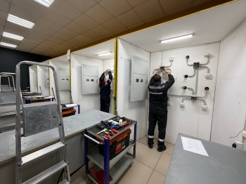 Лучших электромонтеров назвали в Нижегородской области Лучших электромонтеров назвали в Нижегородской области