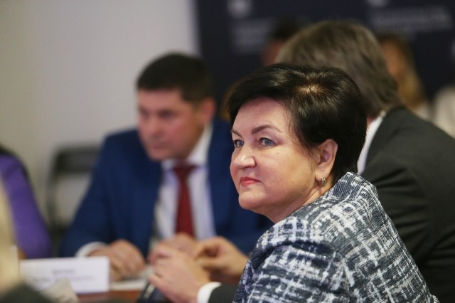 "Чтобы закрыть наливайки, нужно вернуть субъектам полномочия по регулированию общепита", - Елена Соловьева "Чтобы закрыть наливайки, нужно вернуть субъектам полномочия по регулированию общепита", - Елена Соловьева