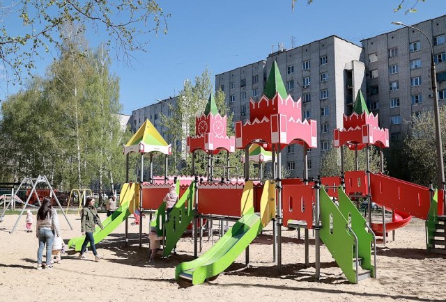 Несколько детских площадок появится в Московском районе по программе 