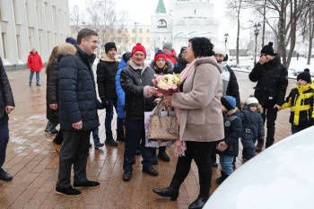 Нижегородской семье с 15 детьми подарили &quot;ГАЗель&quot;