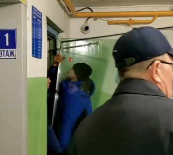 Замену окон начали в поврежденных при атаке БпЛА МКД в Чебоксарах