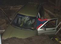 В Автозаводском районе автомобиль врезался в ремонтируемую теплотрассу