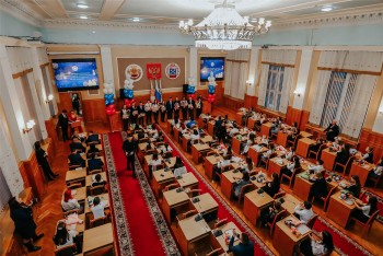 Сертификаты на именные стипендии главы администрации города Чебоксары вручили молодым талантам