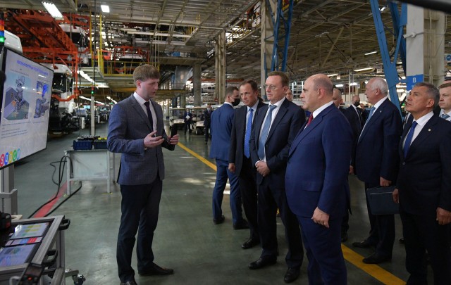 Михаил Мишустин в ходе визита в Татарстан оценил перспективы развития отечественного автопрома Михаил Мишустин в ходе визита в Татарстан оценил перспективы развития отечественного автопрома