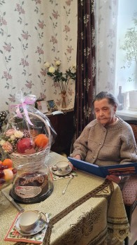 Юрий Шалабаев поздравил со 100- летним юбилеем участницу Великой Отечественной войны Марию Ряшкину