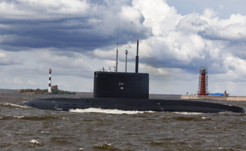 Подлодка &quot;Уфа&quot; завершила морскую часть парада в честь Дня ВМФ в Санкт-Петербурге