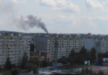 Массив сараев горит в Богородском районе Нижегородской области: столб дыма переполошил и нижегородцев