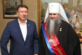 Владыке Георгию вручили удостоверение Почетного гражданина Нижнего Новгорода