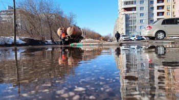 Воду с наиболее подверженных подтоплениям территорий в Нижнем Новгороде откачивают круглосуточно