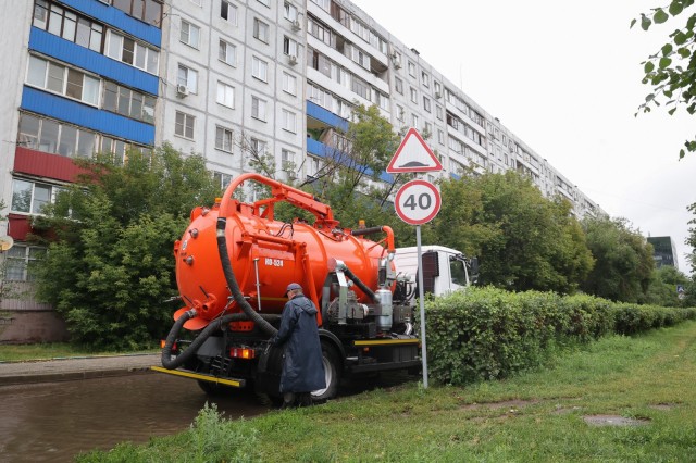 Коммунальщики Нижнего Новгорода приступили к работе в связи с дождевым фронтом