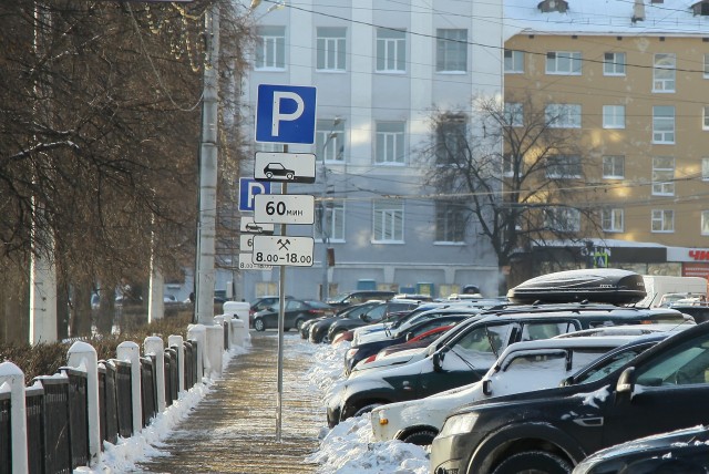 Мэрия Нижнего Новгорода планирует в 2022 году получить доход от платных парковок в размере 100 млн рублей 
