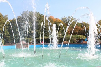 Фонтан в нижегородском сквере 65-летия Победы открыли после реконструкции