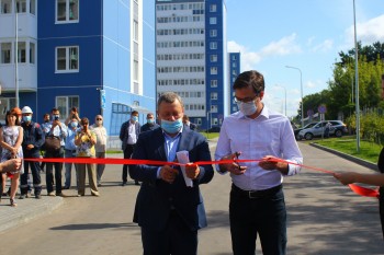 Накануне Дня строителя Юрий Шалабаев поздравил новоселов ЖК &quot;Торпедо&quot; в Нижнем Новгороде