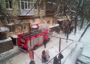 Жителей одного из подъездов многоквартирного дома на площади Горького в Нижнем Новгороде эвакуировали из-за возгарания мусора в подвале