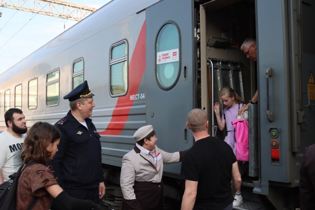 Почти 40 детей полицейских из новых регионов прибыли на отдых в нижегородские лагеря Почти 40 детей полицейских из новых регионов прибыли на отдых в нижегородские лагеря