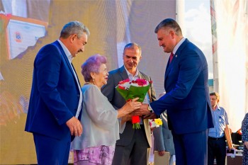 "Выражаю слова благодарности всем жителям Чебоксар, кто ежедневным трудом делает наш город комфортнее для проживания", - Алексей Ладыков