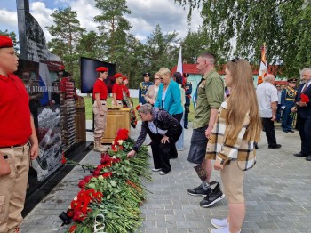 В посёлке Мулино Володарского округа торжественно открыли мемориал памяти бойцов СВО В посёлке Мулино Володарского округа торжественно открыли мемориал памяти бойцов СВО