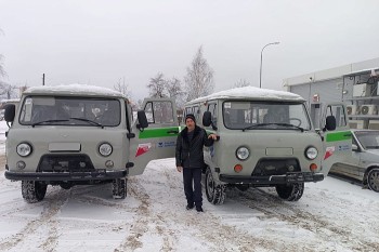 Одиннадцать новых санитарных машин передали ЦРБ в Кировской области