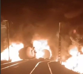 Пермских пожарных направили на тушение цистерн в Свердловской области