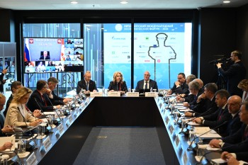 Кадровое обеспечение экономики до 2032 года обсудили на ПМЭФ