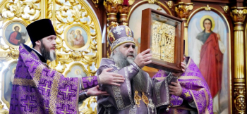 Встреча иконы "Крест с предстоящими" прошла в главном соборе Нижегородского Крестовоздвиженского женского монастыря