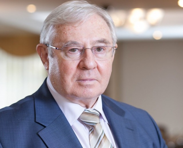 Роман Стронгин: "Мы чтим память мужественных солдат и доблестных тружеников тыла" Роман Стронгин: "Мы чтим память мужественных солдат и доблестных тружеников тыла"