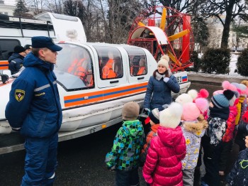 &quot;Наша ключевая задача -  создать все необходимые условия для обеспечения безопасности детей&quot;, - Алексей Ладыков