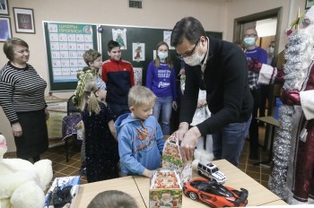 Юрий Шалабаев исполнил новогоднее желание воспитанников Первого санаторно-курортного детского дома
