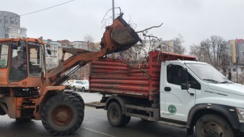 Уборку после зимы в Нижнем Новгороде начали раньше месячника по благоустройству