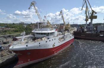 Построенный в Нижнем Новгороде краболов “Вайгач” прибыл в Мурманск