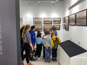 Более 40 детей-сирот первыми посетили открывшийся в Нижнем Новгороде после реставрации Русский музей фотографии