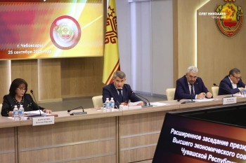 Олег Николаев призвал МСУ Чувашии ускорить разработку программ развития
