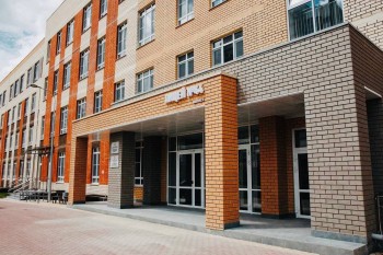 Школу на 1,4 тыс. мест открыли в Чебоксарах Школу на 1,4 тыс. мест открыли в Чебоксарах