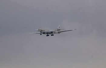 Глубоко модернизированный стратегический ракетоносец-бомбардировщик Ту-160М совершил первый полет с казанского аэродрома