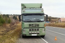 Полицейский в Пермском крае остановил фуру со скончавшимся водителем за рулём