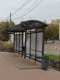 В Сормовском районе Н.Новгорода иномарка врезалась в остановку, пострадали 3 человека