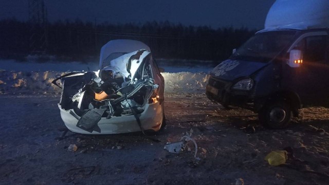 Водитель легковушки погиб в тройном ДТП с КАМАЗом в Удмуртии