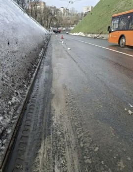 Уборку снега со склона Зеленского съезда завершили в Нижнем Новгороде