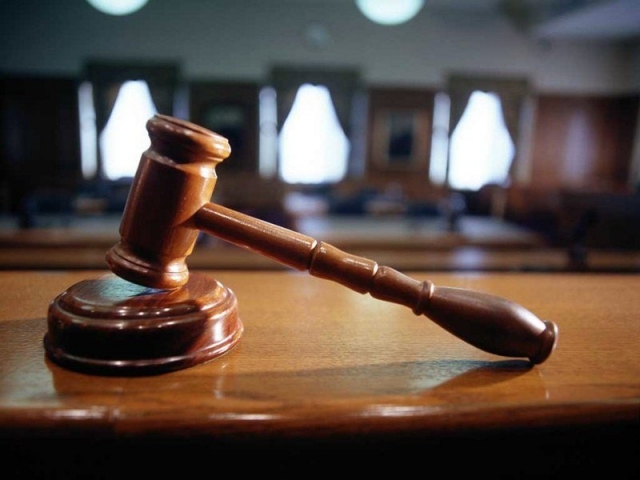 Водитель мусоропогрузчика в Нижнем Новгороде приговорен к двум годам ограничения свободы за причинение смерти по неосторожности своему коллеге