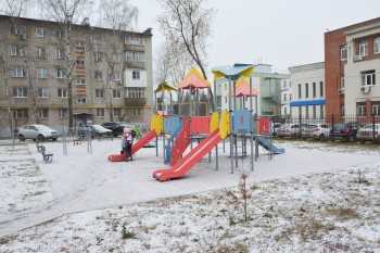Дворовую территорию комплексно благоустроили на улице Рябцева в Нижнем Новгороде