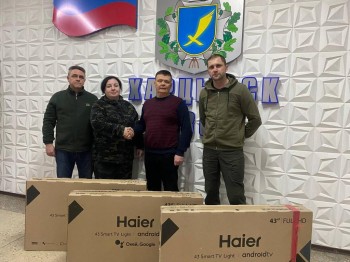 Глава Харцызска ДНР поблагодарила команду нижегородского проекта "Мост дружбы" за помощь жителям города