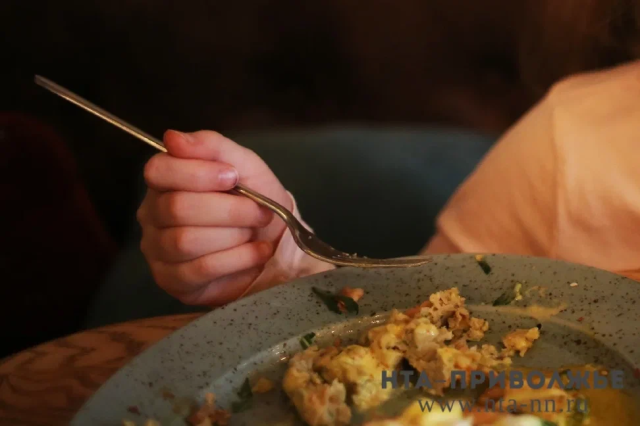 79 посетителей столовой АО "Нэфис Косметикс" в Казани отравились