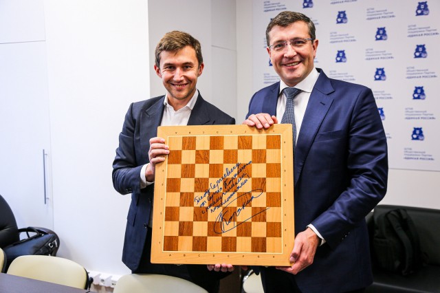 Глеб Никитин и международный гроссмейстер Сергей Карякин открыли Шахматный клуб в Нижнем Новгороде