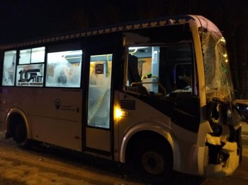  Автобус столкнулся с троллейбусом в Уфе