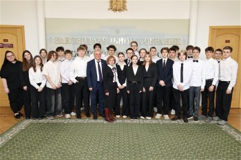 Евгений Люлин уступил место председателя ЗС НО школьнику из Дзержинска